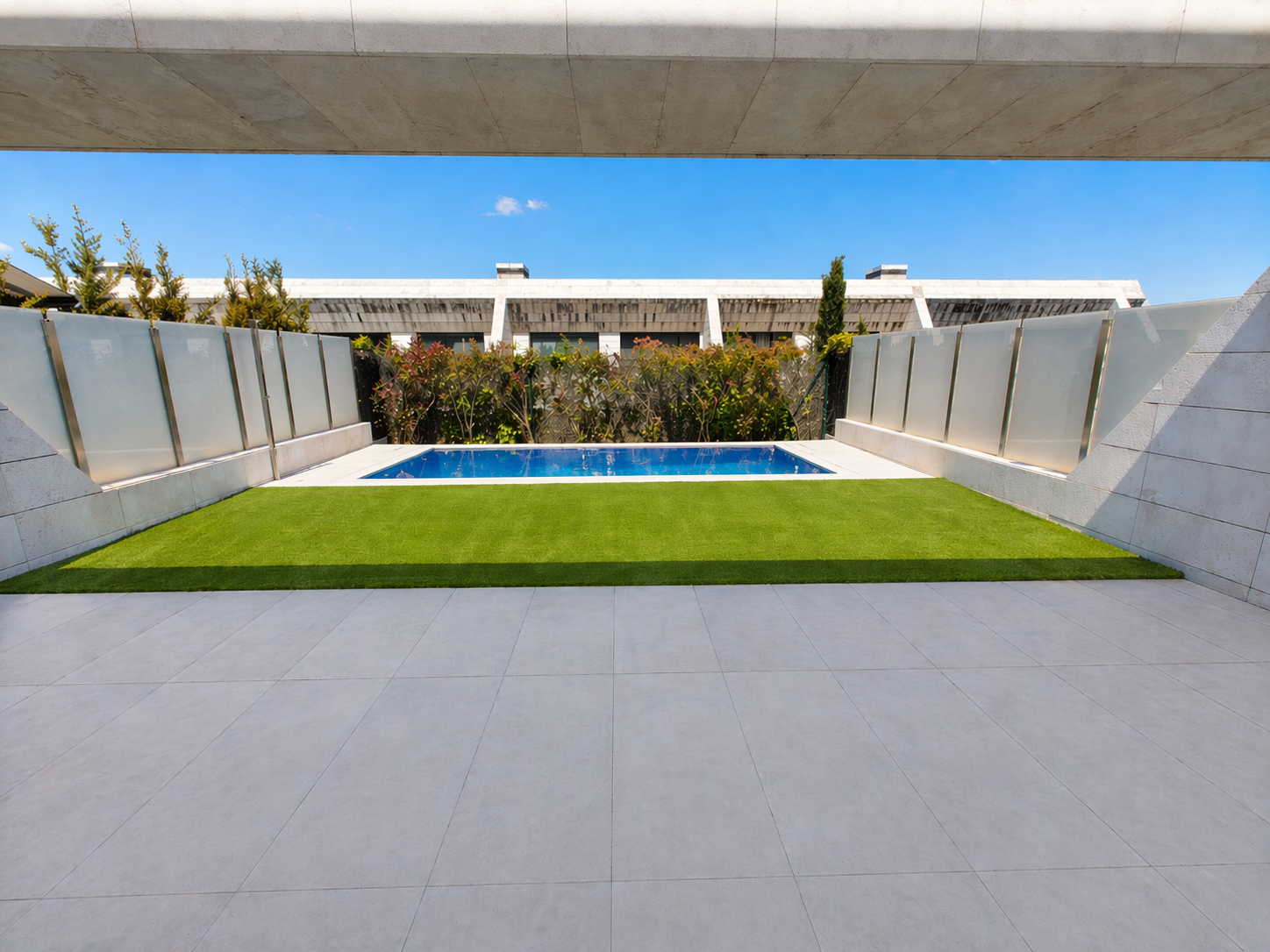 Piscina reformada en una vivienda de Madrid